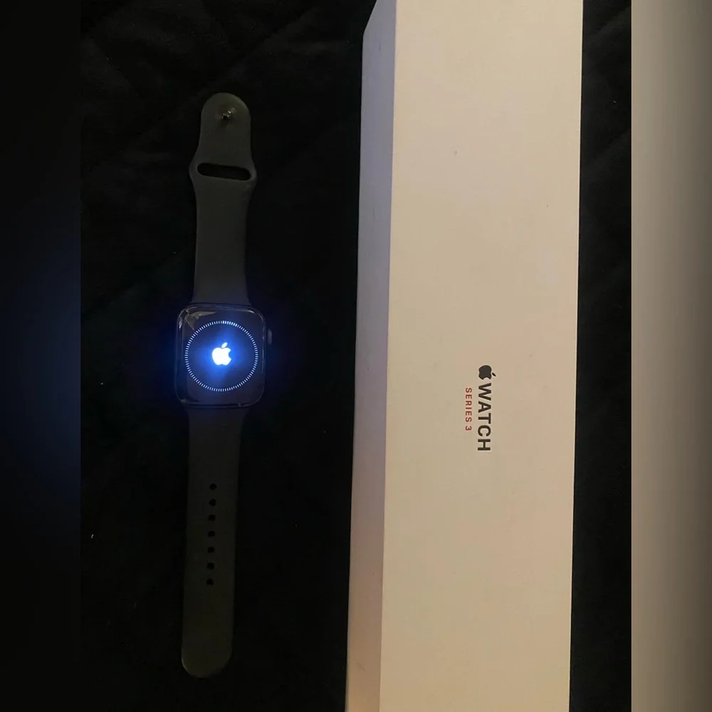 Apple Watch Series 3 - 42mm - Picture 4 of 5